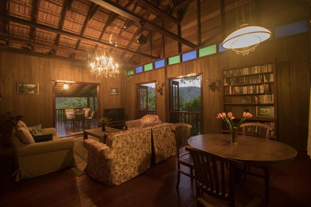 De Serenity - Exclusive Jungle Retreat Σερεμπάν Δωμάτιο φωτογραφία