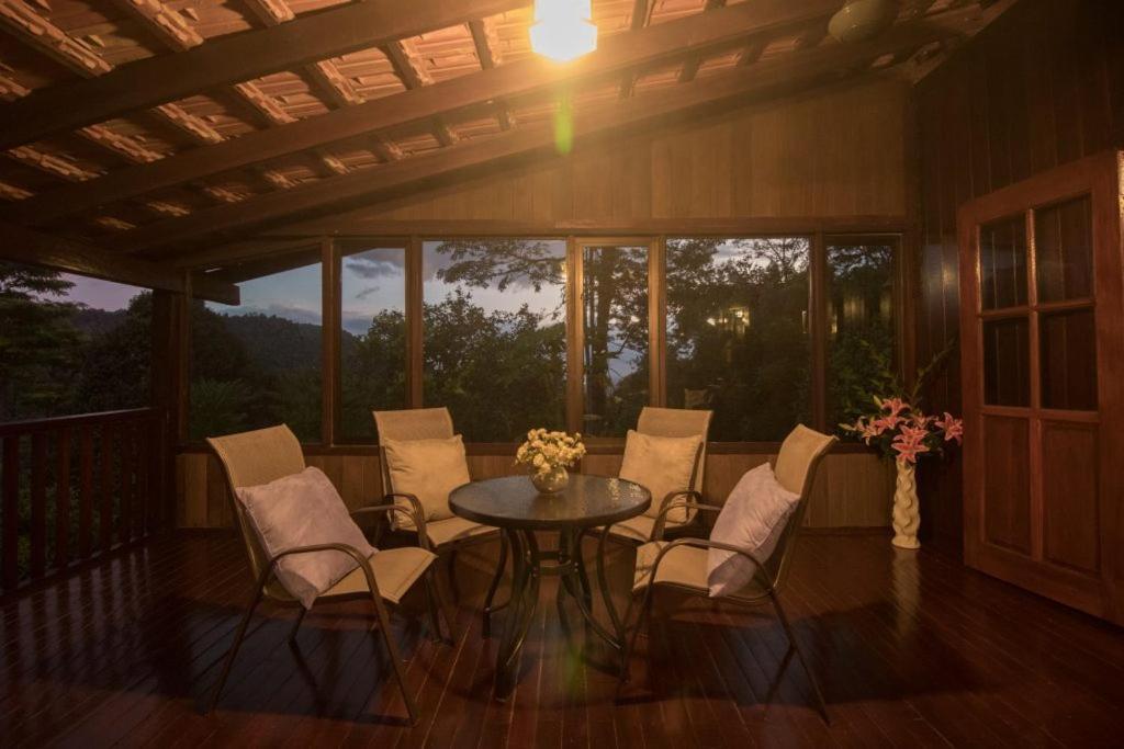 De Serenity - Exclusive Jungle Retreat Σερεμπάν Δωμάτιο φωτογραφία