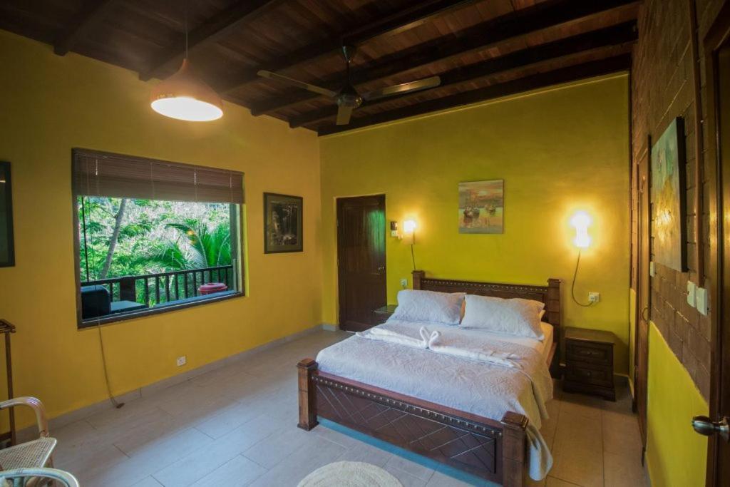 De Serenity - Exclusive Jungle Retreat Σερεμπάν Δωμάτιο φωτογραφία